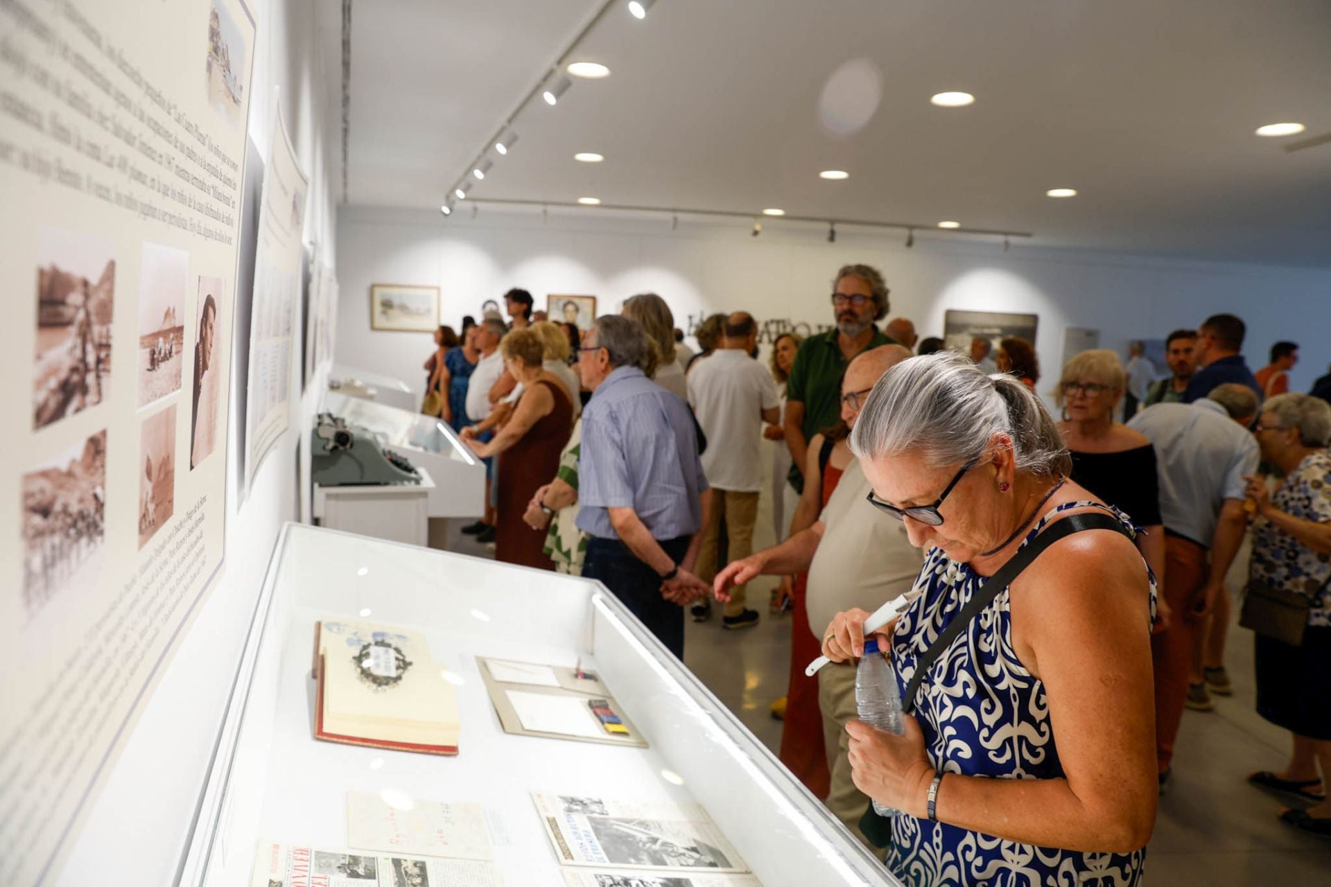 Inauguración de la exposición que homenajea a &#039;Las Cuatro Plumas&#039; de Águilas, en imágenes