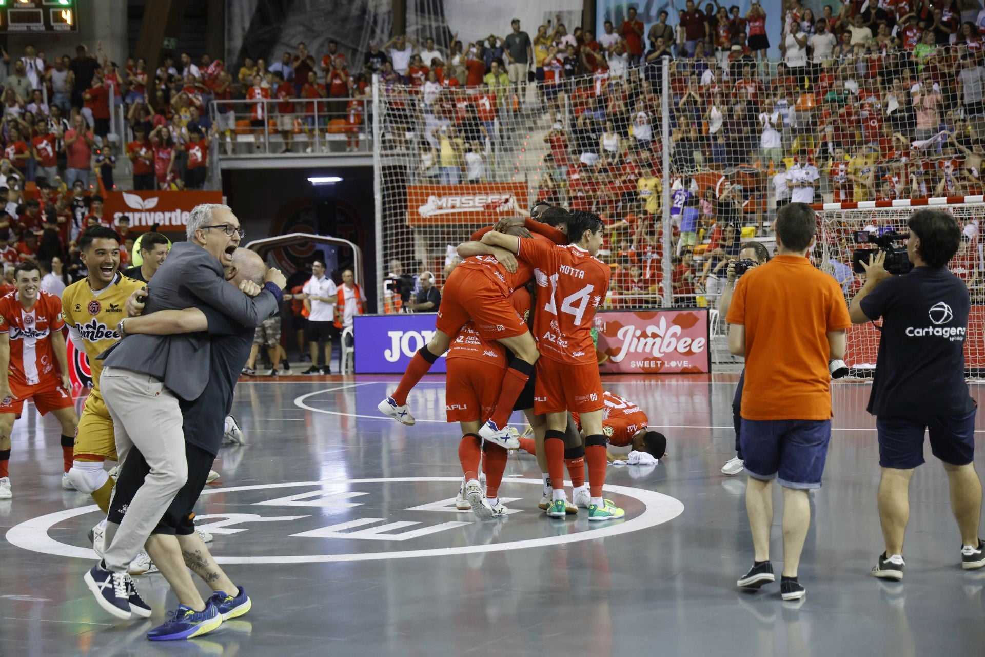 La victoria del Jimbee ante el Barcelona, en imágenes