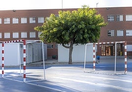 Barracones en el IES Menárguez Costa de Los Alcázares, en una imagen de archivo.