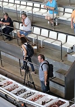 Imagen - Una cámara recoge las imágenes del género en venta.