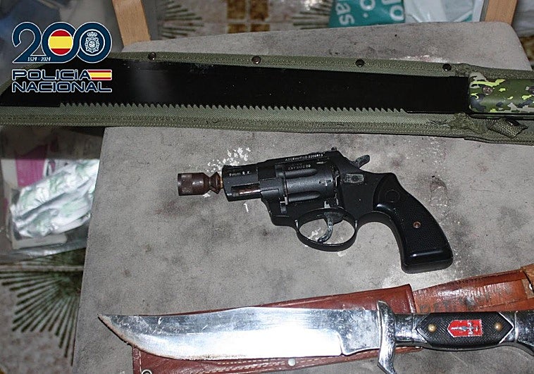 Los materiales incautados durante los registros.