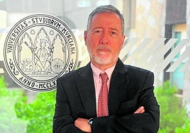 Juan Ramón Ordoñana, en los pasillos de laUniversidad de Murcia.