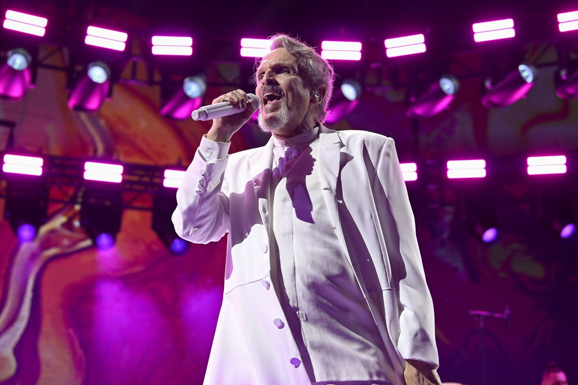 En imágenes, concierto de Miguel Bosé en la Plaza de Toros de Murcia