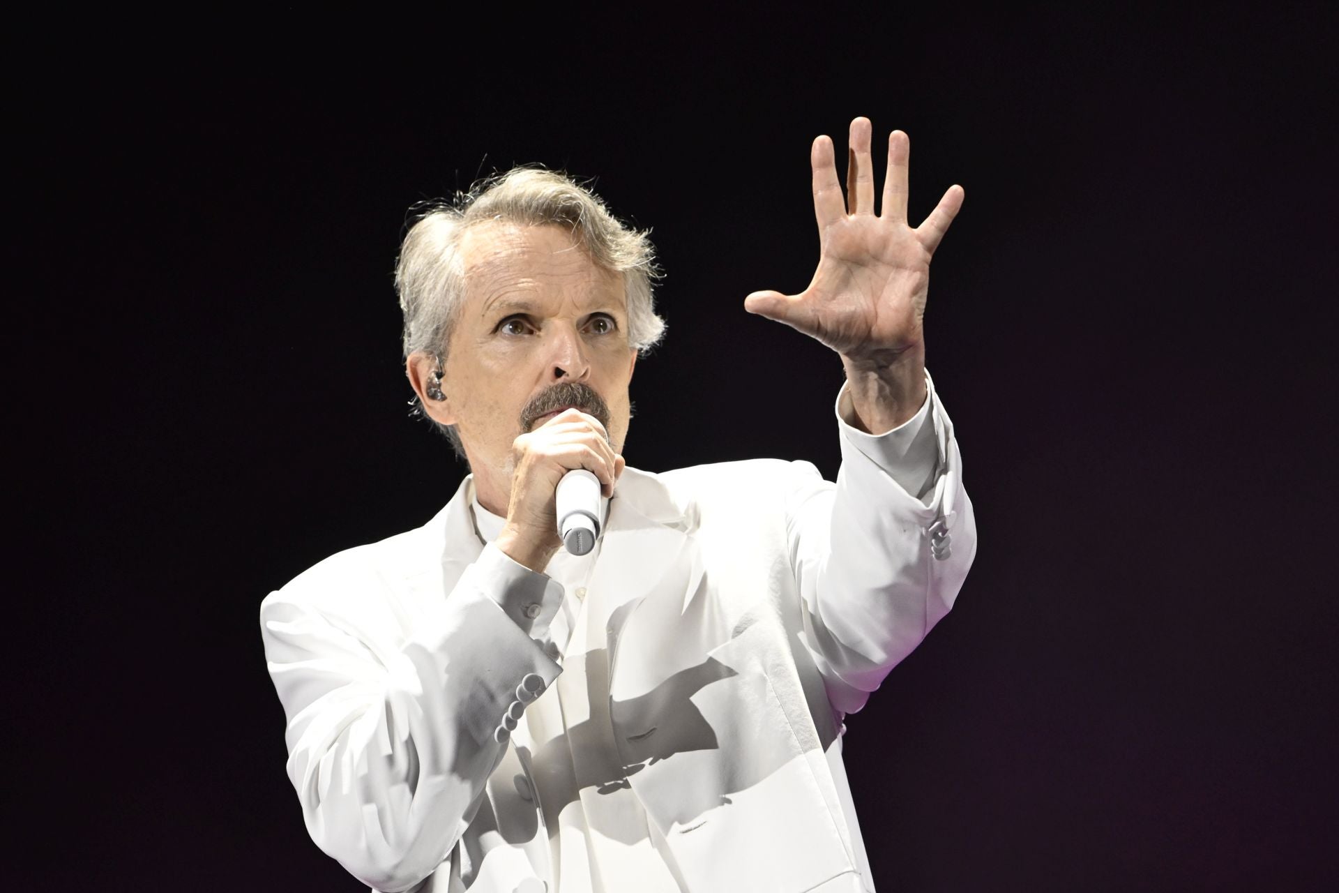 En imágenes, concierto de Miguel Bosé en la Plaza de Toros de Murcia