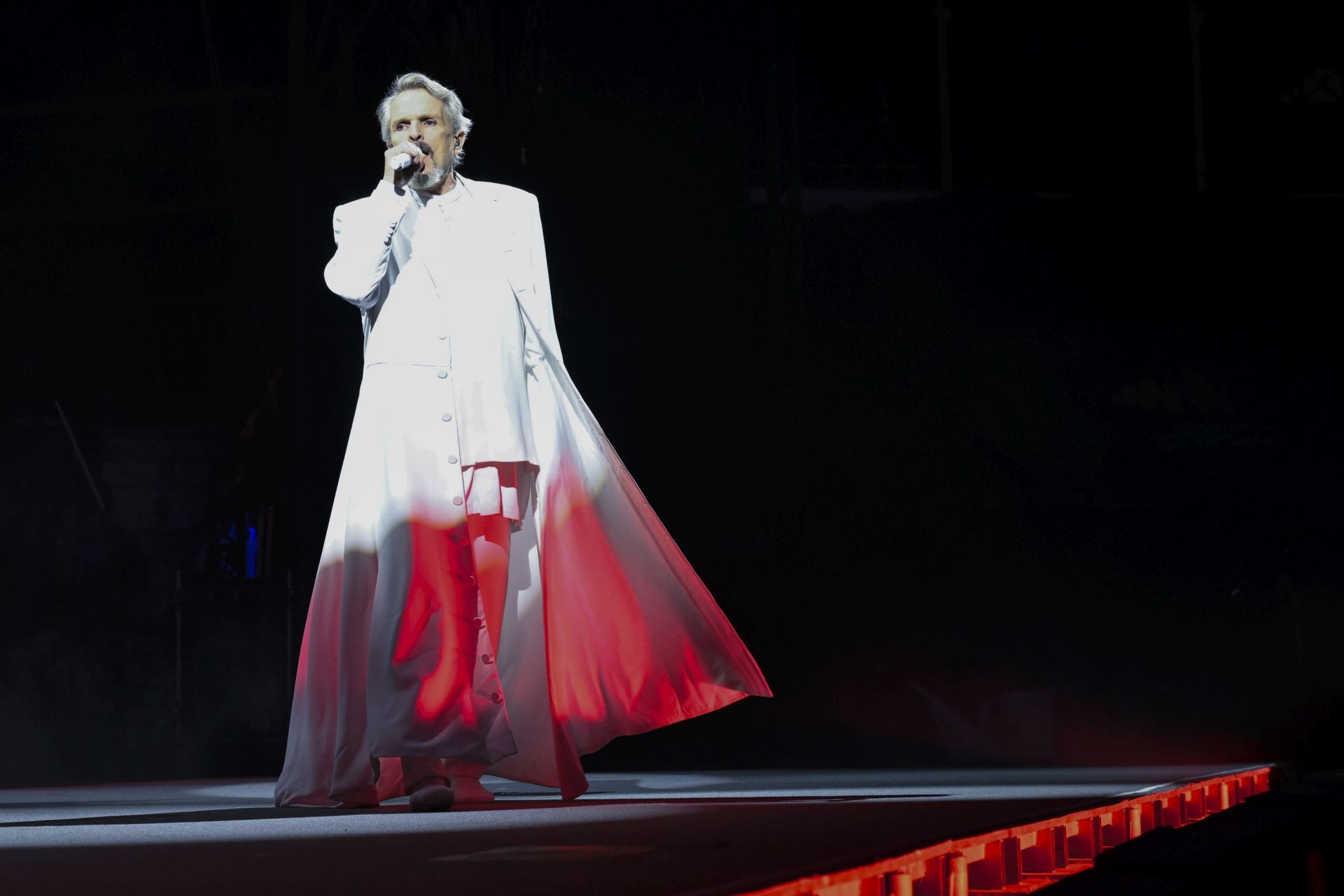 En imágenes, concierto de Miguel Bosé en la Plaza de Toros de Murcia