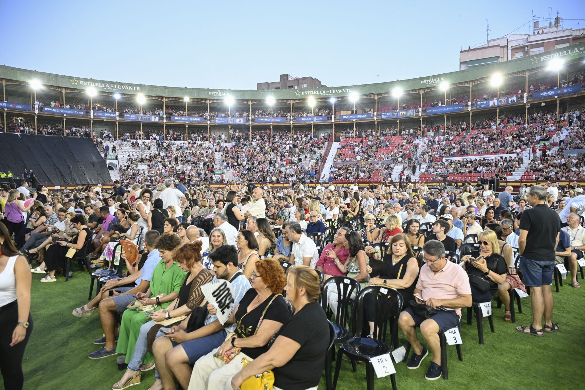 En imágenes, concierto de Miguel Bosé en la Plaza de Toros de Murcia