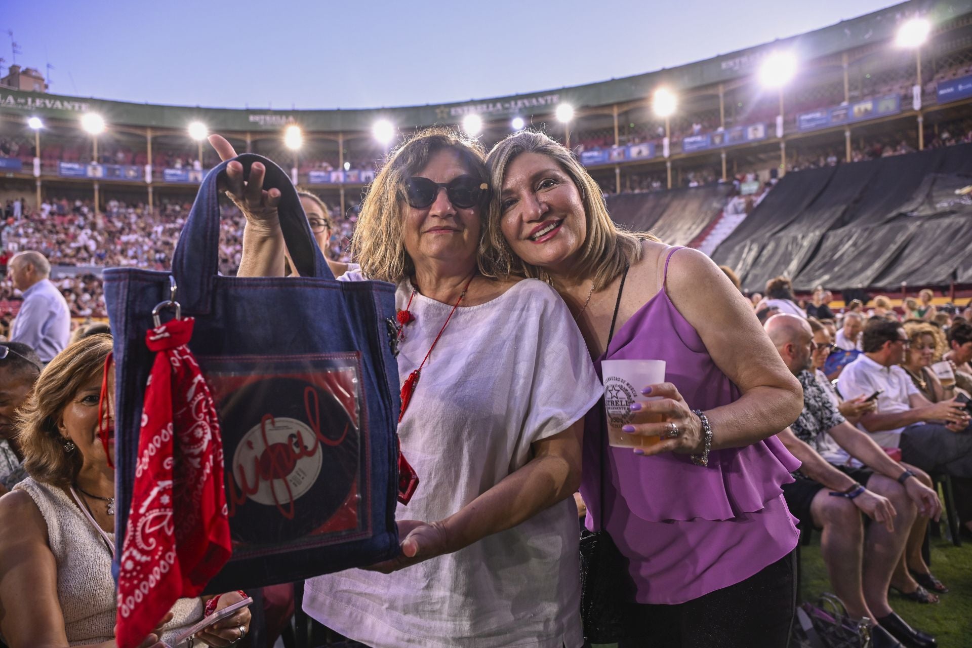 En imágenes, concierto de Miguel Bosé en la Plaza de Toros de Murcia
