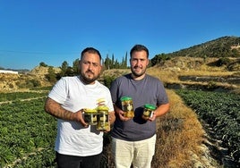 Juan Carlos Palazón y su hermano Sergio, en la sierra del Oro.