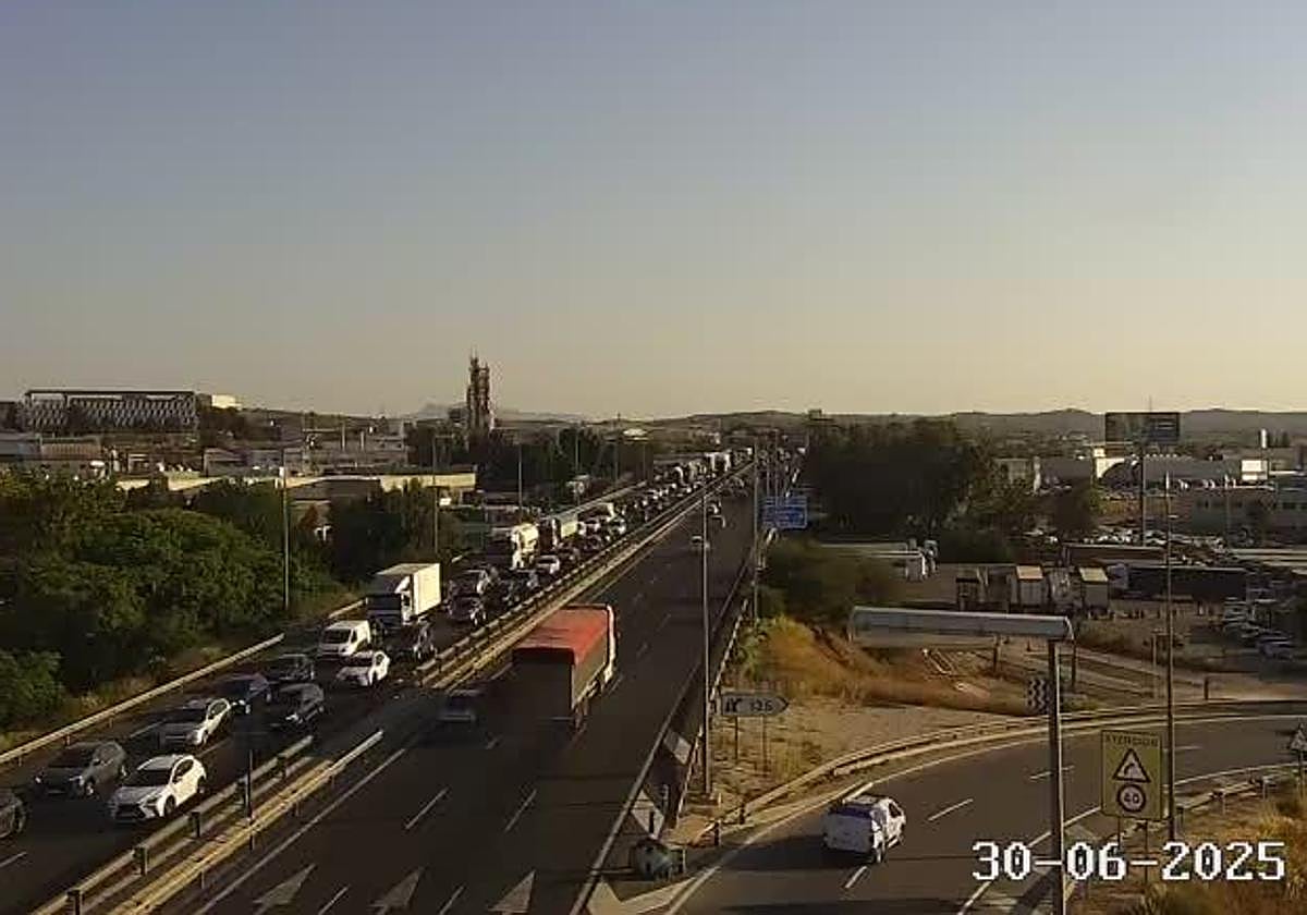El enlace de la autovía A-30 con la A-7, este lunes.