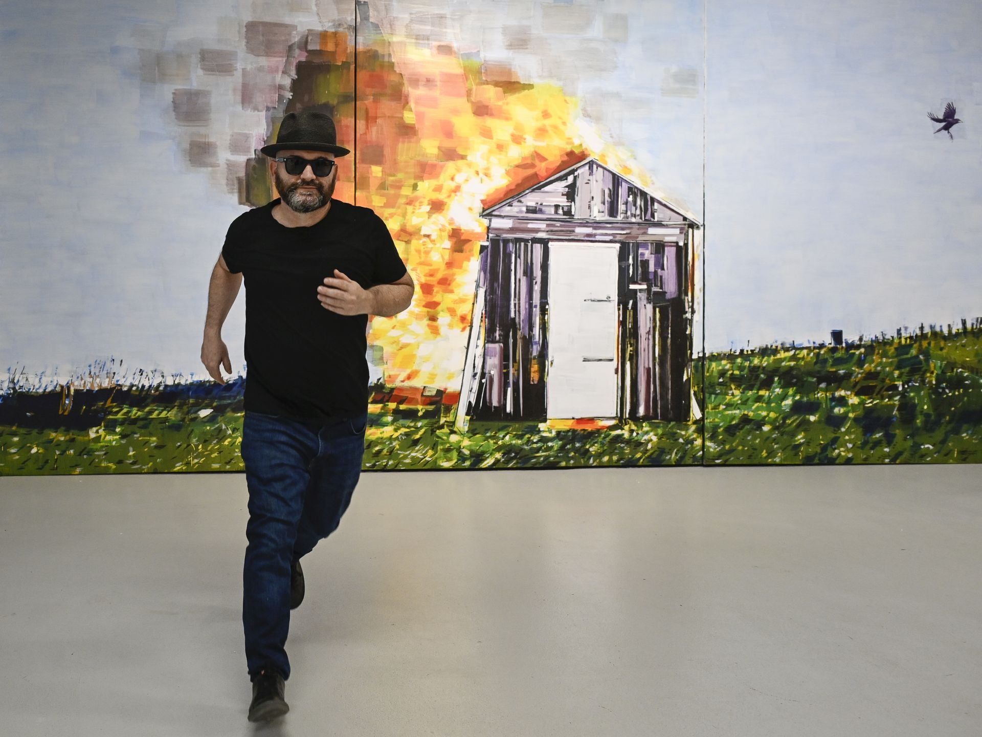 En imágenes, Manuel Pérez expone &#039;Llueve fuego&#039; en el Centro Párraga