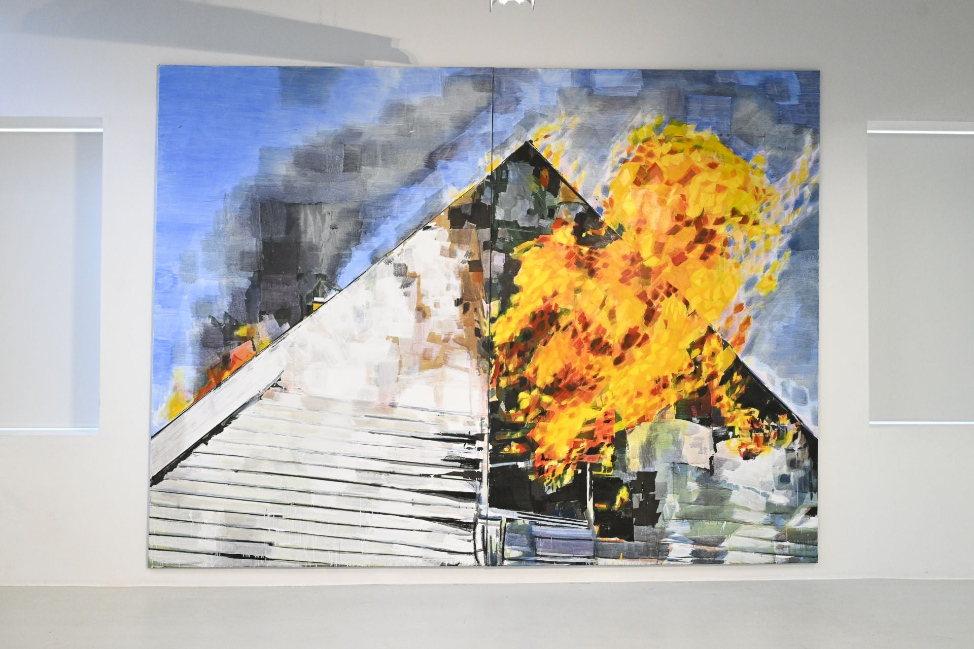 En imágenes, Manuel Pérez expone &#039;Llueve fuego&#039; en el Centro Párraga