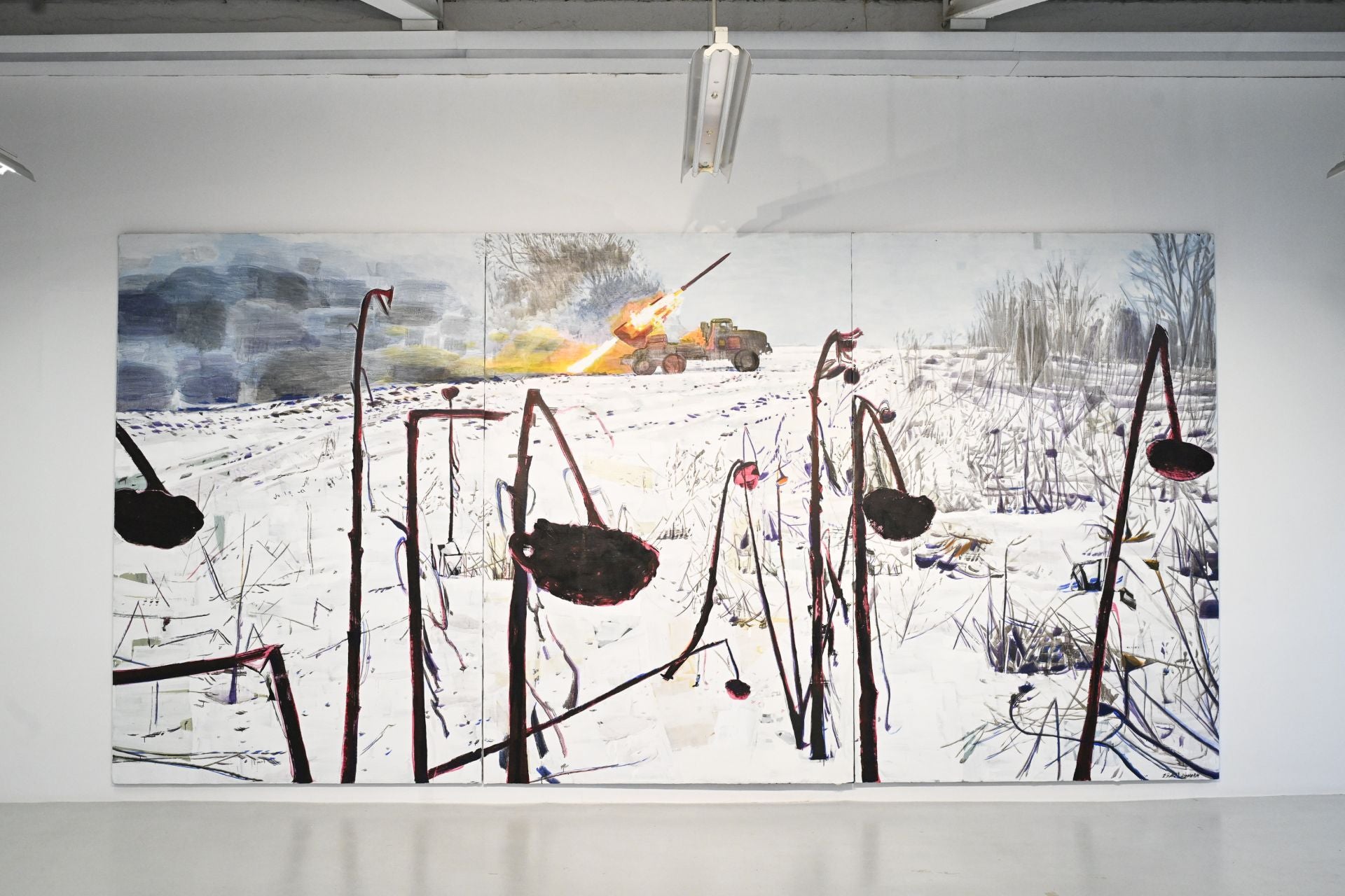 En imágenes, Manuel Pérez expone &#039;Llueve fuego&#039; en el Centro Párraga