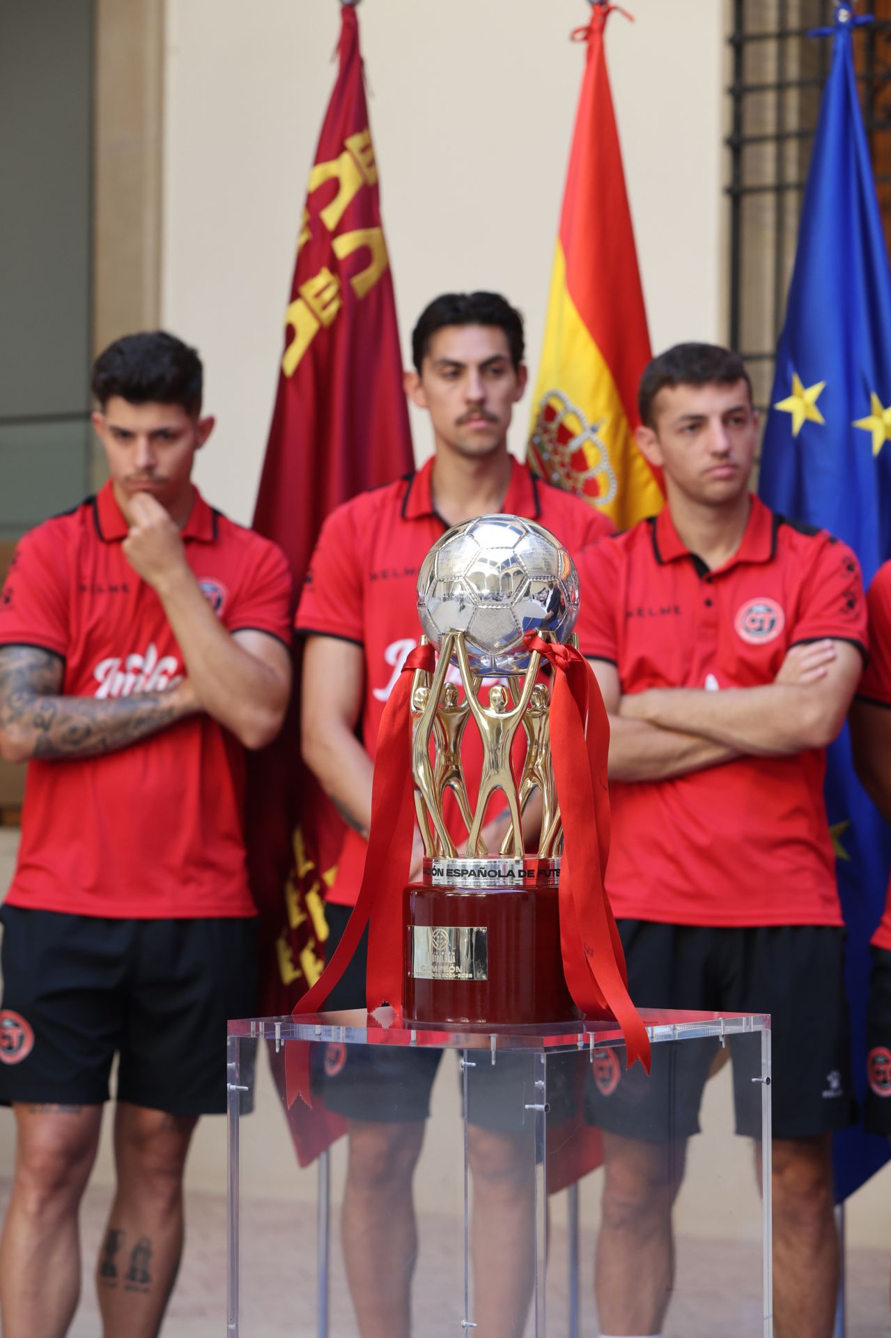 López Miras recibe al Jimbee por su título de liga