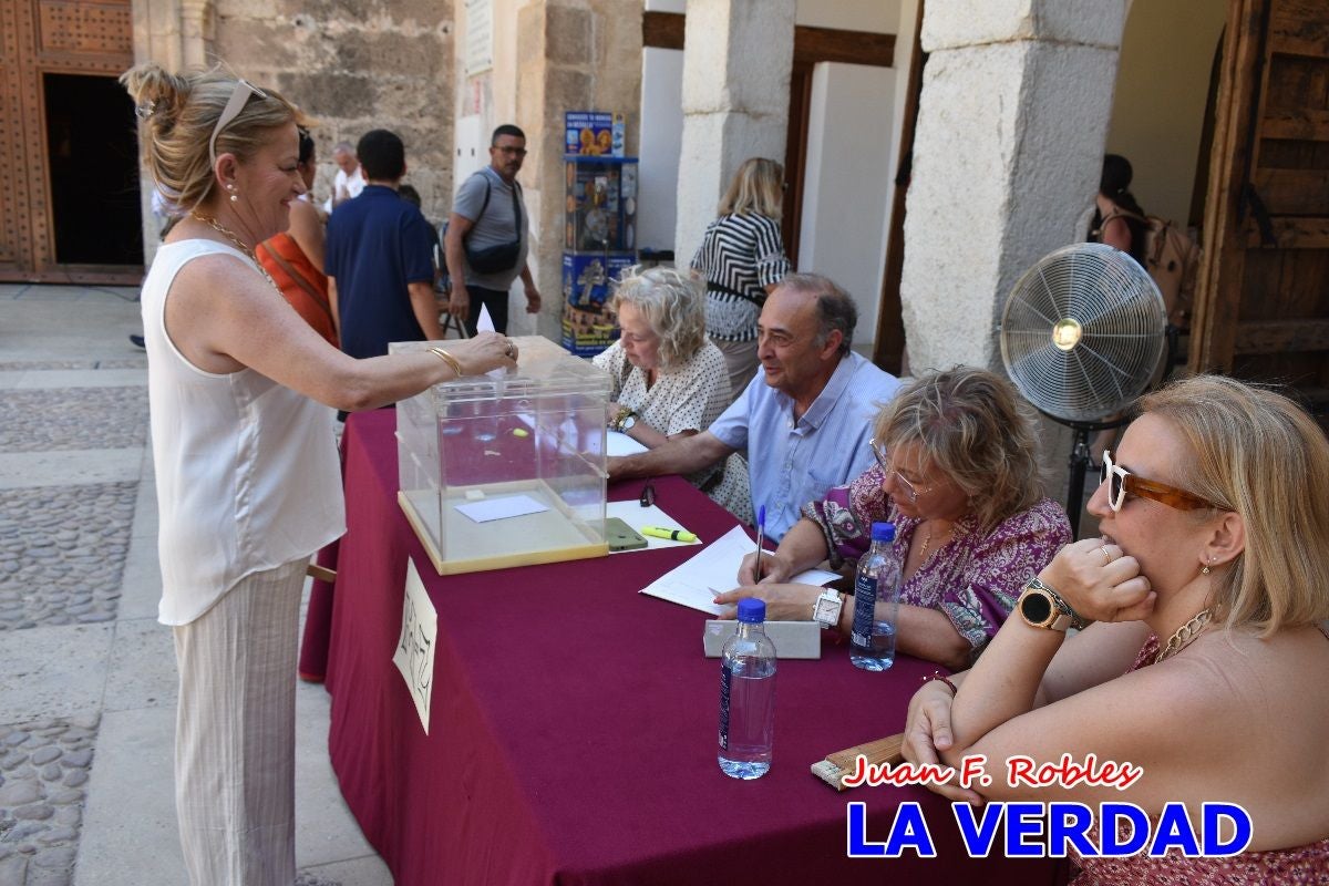 Imágenes de la elección de Jesús López Baquero como hermano mayor de la Vera Cruz de Caravaca