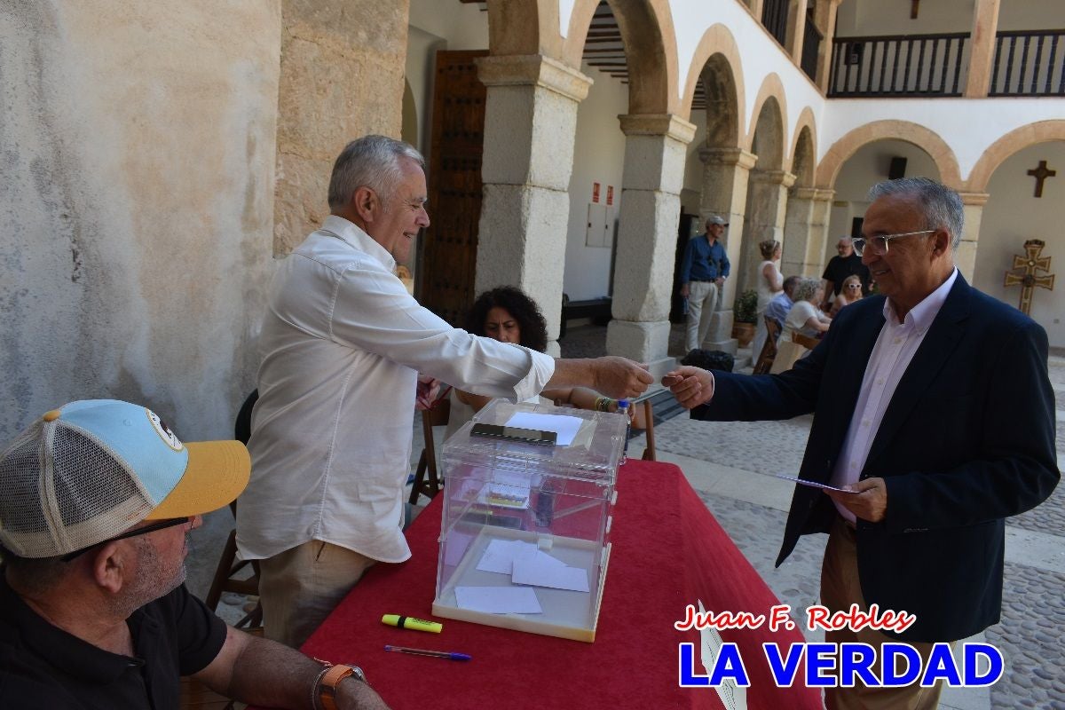 Imágenes de la elección de Jesús López Baquero como hermano mayor de la Vera Cruz de Caravaca
