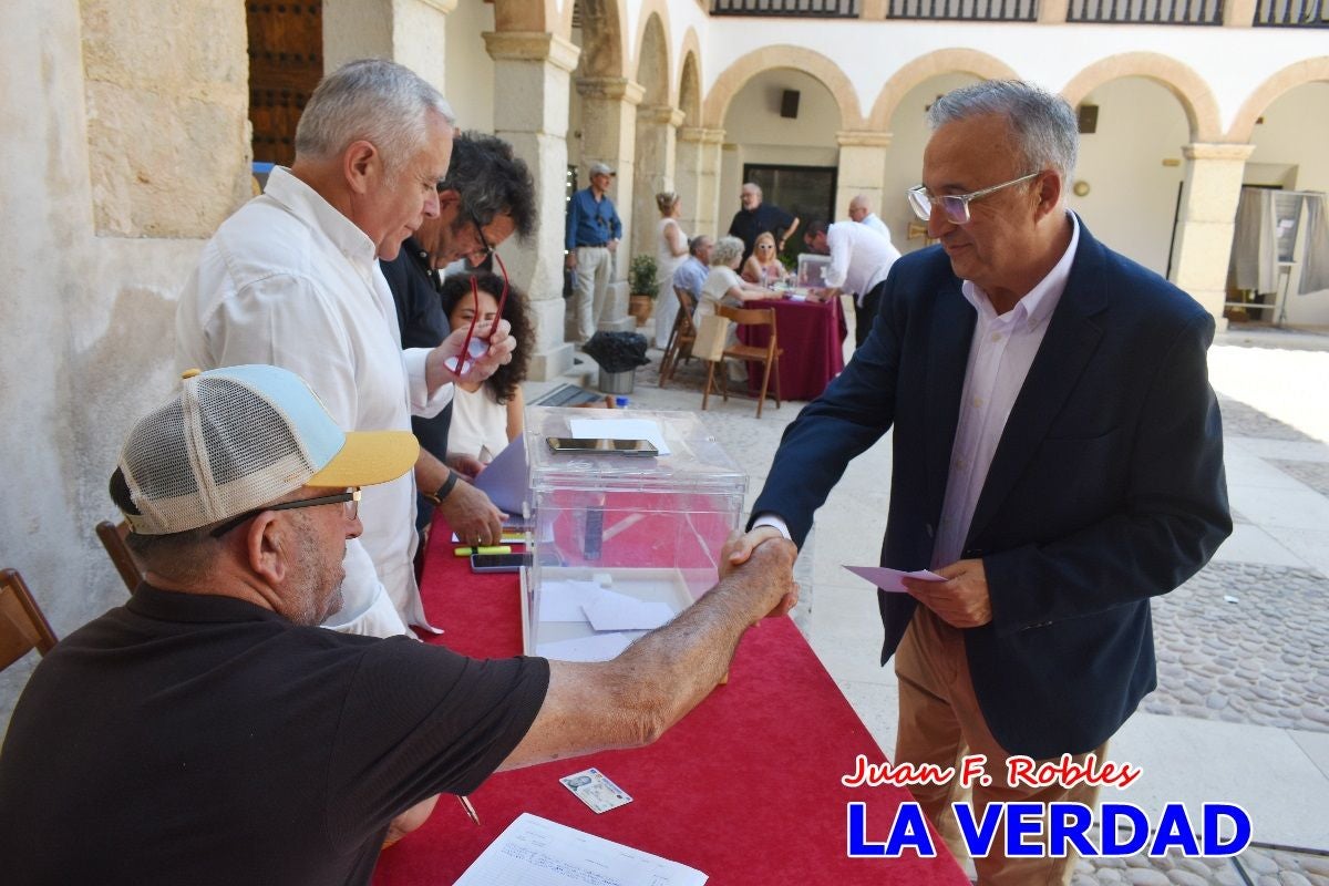 Imágenes de la elección de Jesús López Baquero como hermano mayor de la Vera Cruz de Caravaca