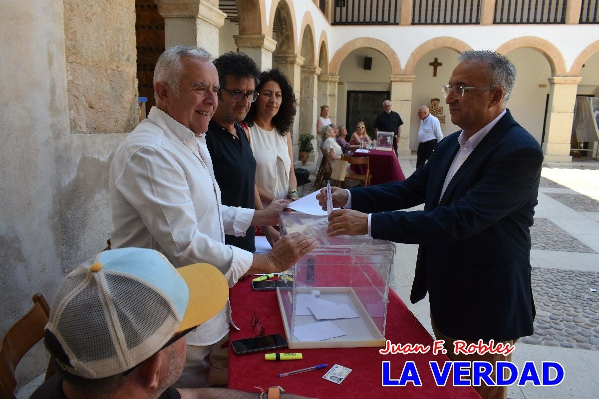 Imágenes de la elección de Jesús López Baquero como hermano mayor de la Vera Cruz de Caravaca