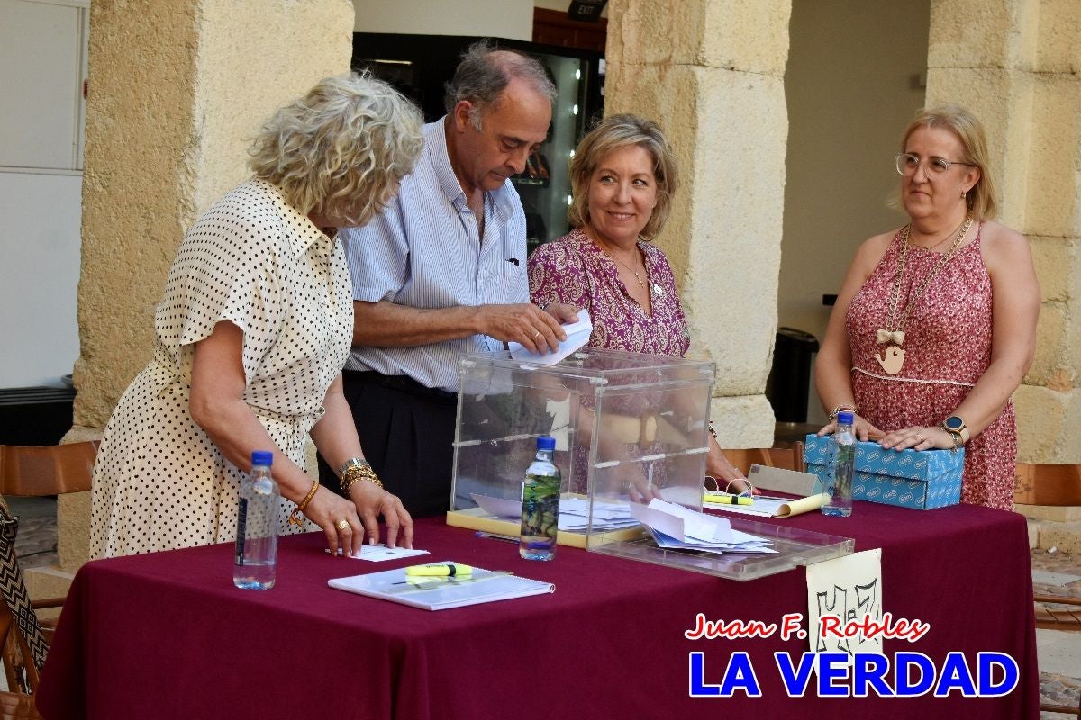 Imágenes de la elección de Jesús López Baquero como hermano mayor de la Vera Cruz de Caravaca