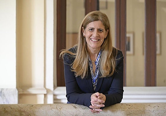 María Senena Corbalán, en el edificio de Convalencia de la Universidad de Murcia.