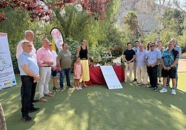 Patricia Fernández (c), ayer, durante la presentación de la feria en Archena.