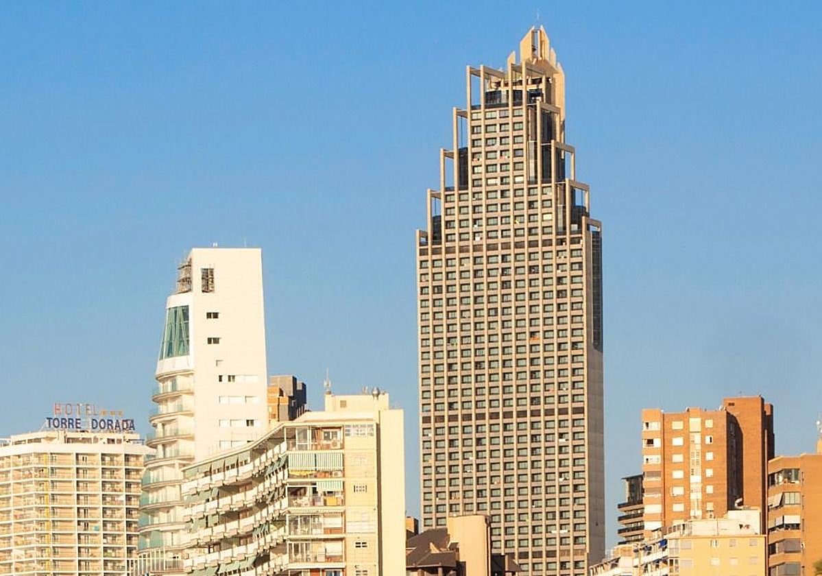 El hotel más alto de Europa está cerca de la Región de Murcia: sube al mirador sin estar alojado.