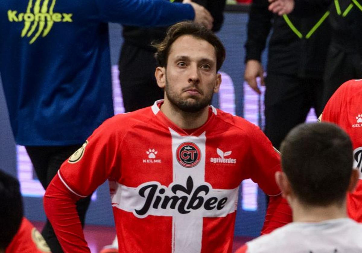 Jhonatan Linhares.