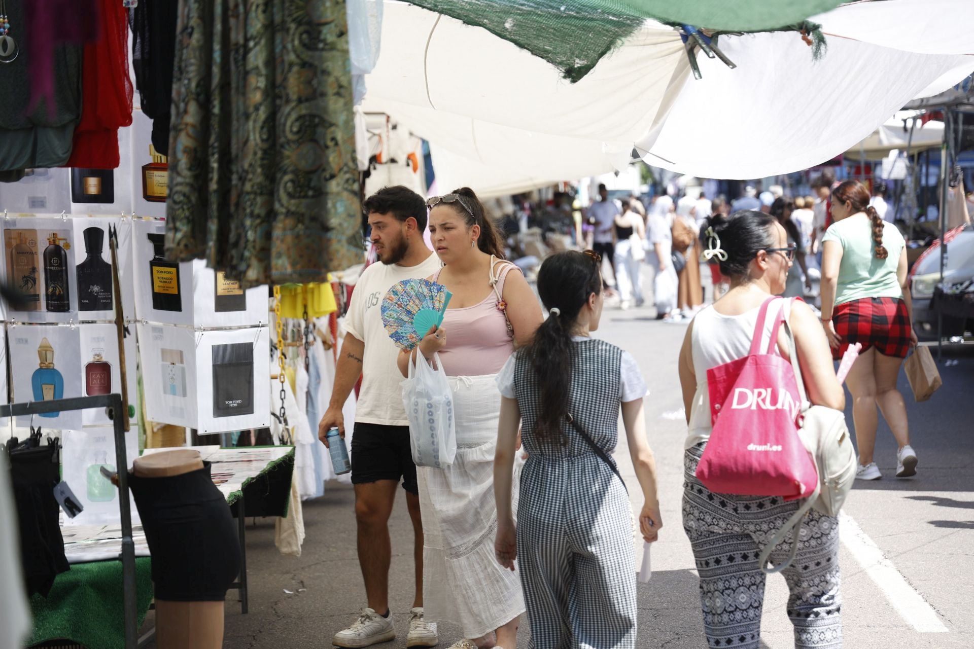 Calor en el mercado del Cénit de Cartagena, en imágenes