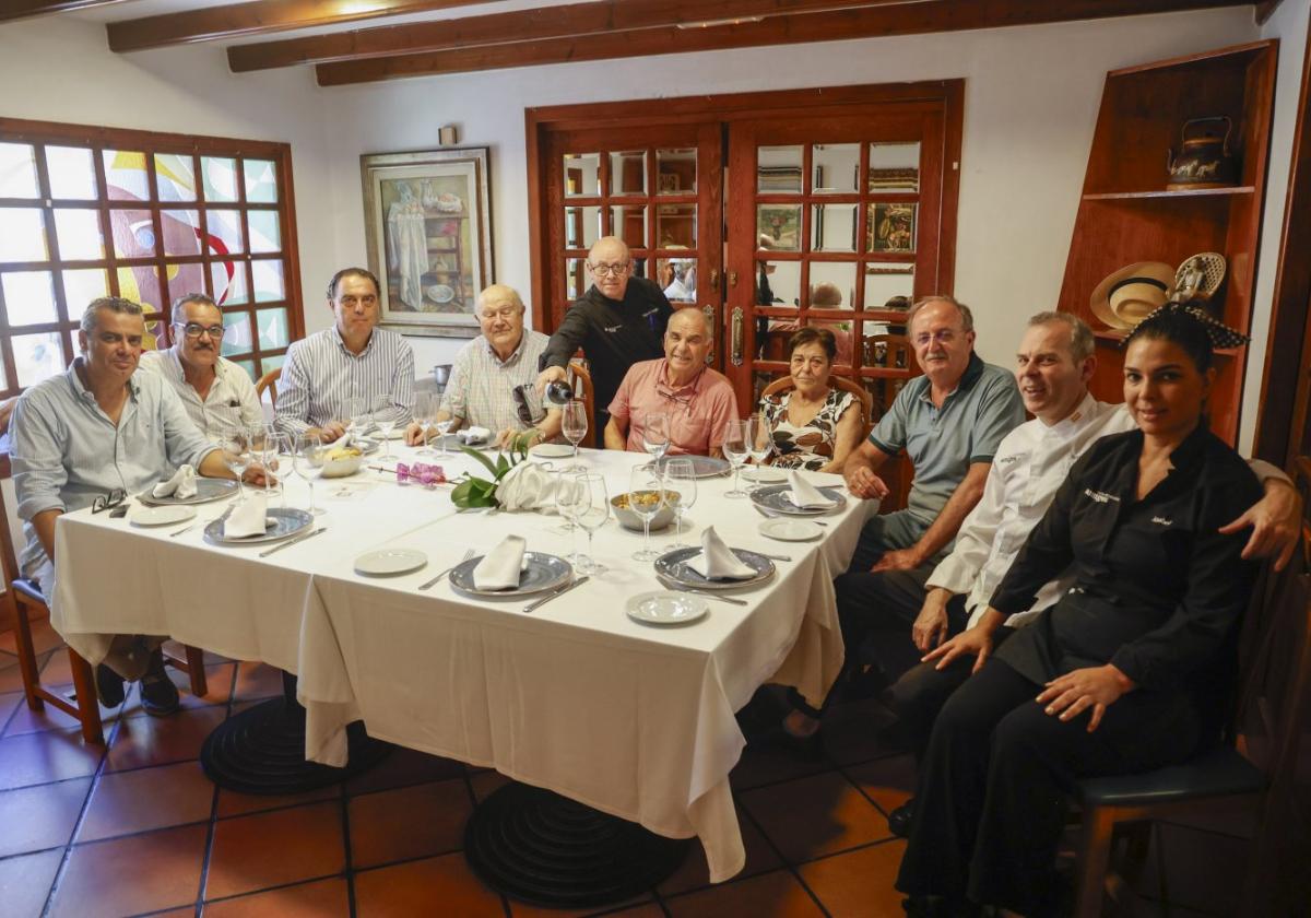 Quino Cutillas de QdH, Antonio 'El Negro' de El Casino El Algar, Diego de Haro de QdH, el doctor Ingeniero Roca Dorda, Miguel Ángel Guerrero, José María Alcaraz, Pepita Ortas, Tomás Martínez Pagán, Benito Alcaraz y Anabel Sanabria.