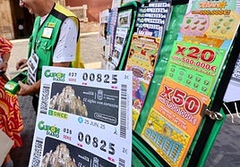 Presentación del décimo de la ONCE por el 1200 de Murcia.