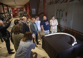 Presentación del hueso en el Museo Arqueológico.