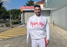 Antonio García, este martes, a su salida del hospital.