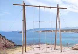 Dos columpios con vistas al mar en la Región de Murcia para conseguir la foto más 'instagrameable' del verano.