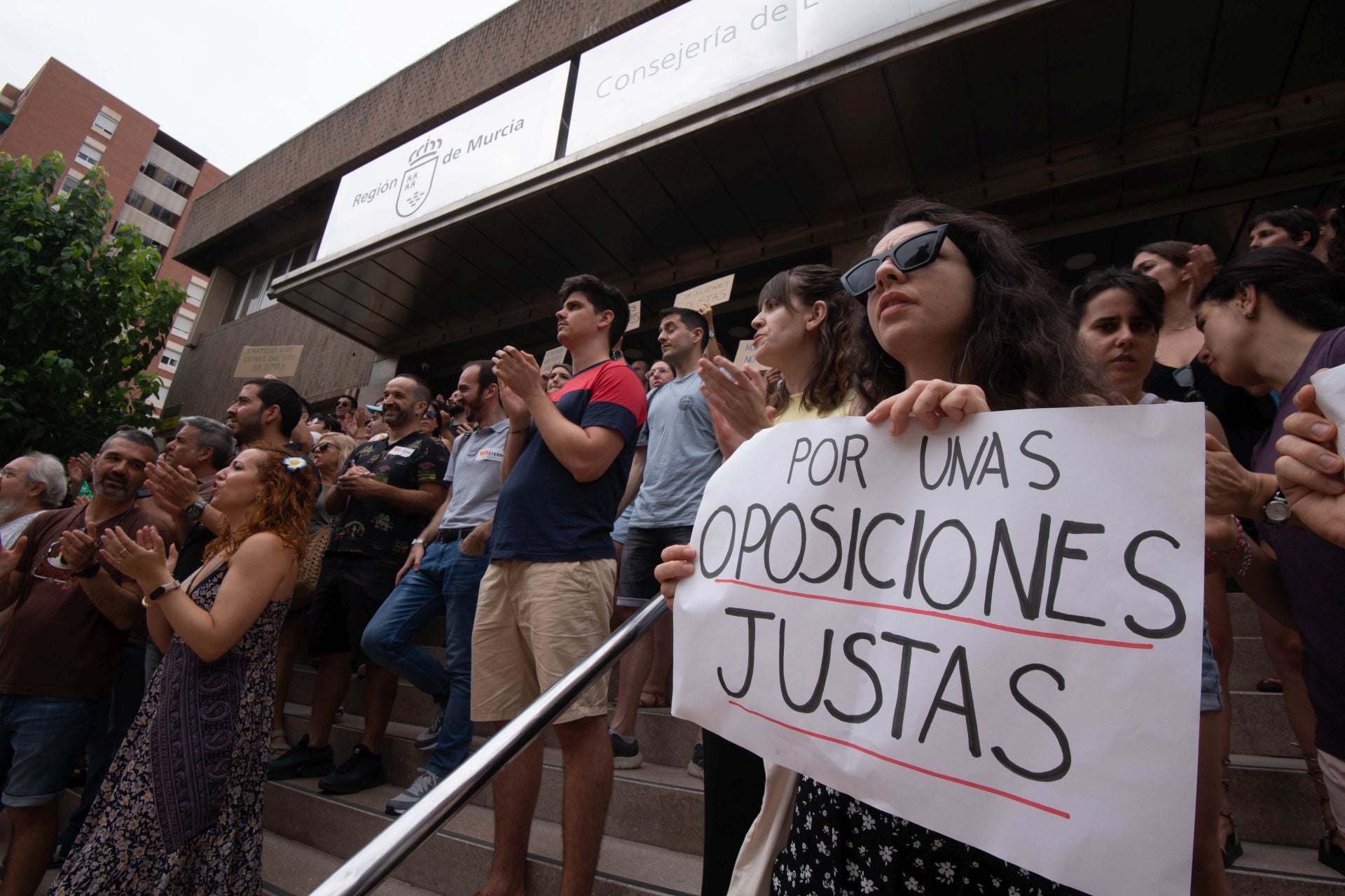 La protesta por las oposiciones para profesor de secundaria en la Región de Murcia, en imágenes