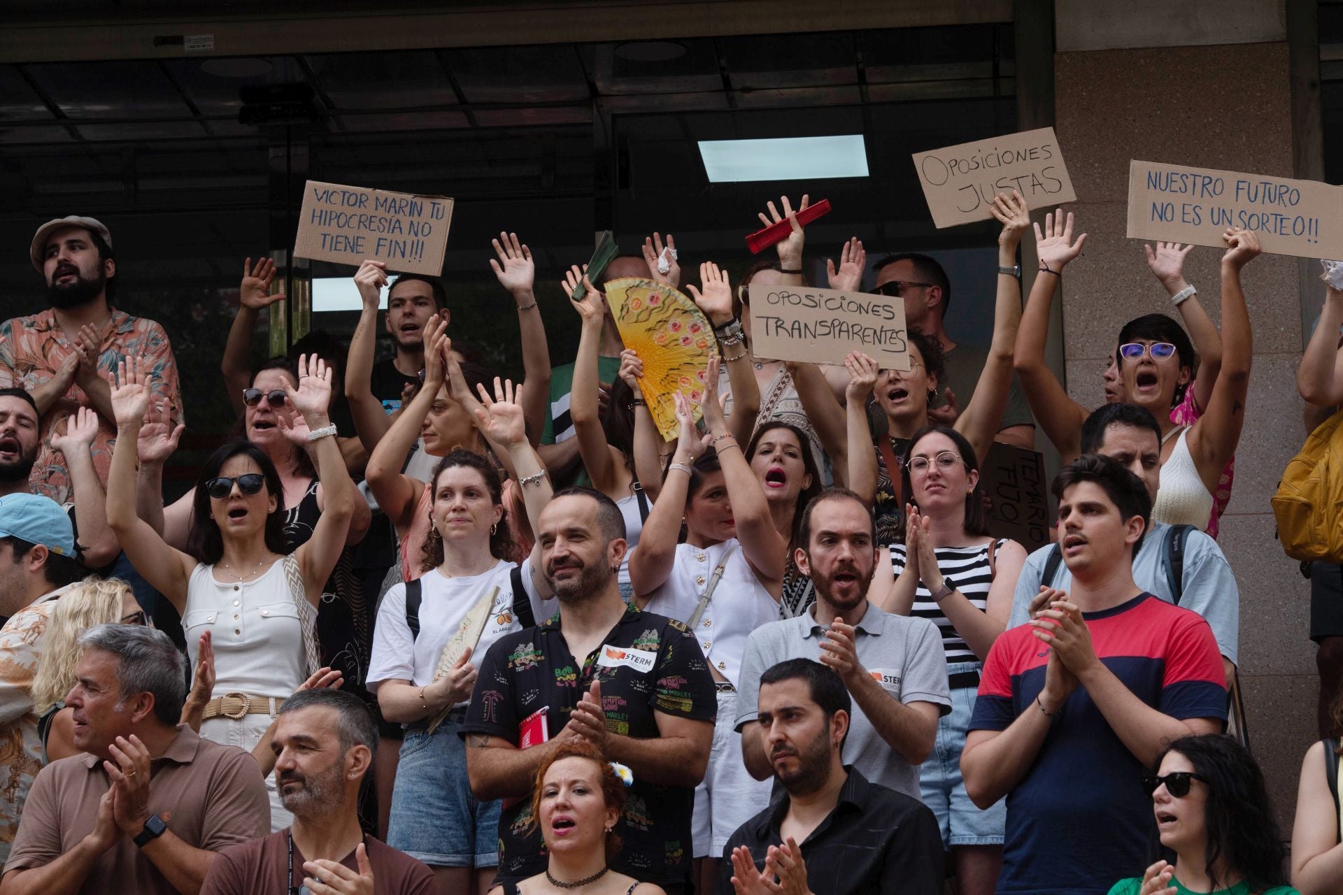 La protesta por las oposiciones para profesor de secundaria en la Región de Murcia, en imágenes