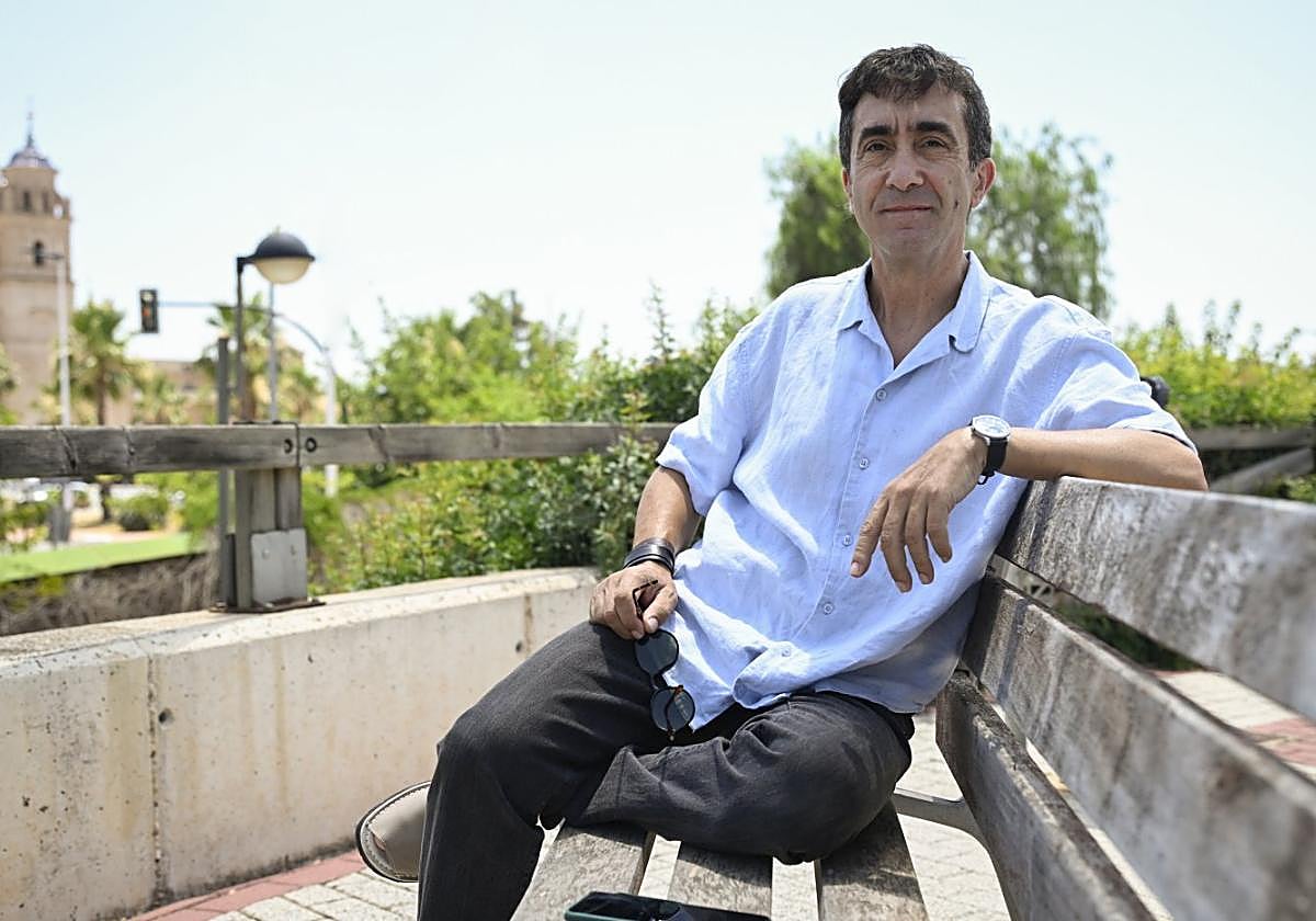 El doctor en Humanidades y coordinador de la Almurarte José Hernández Rubio, fotografiado en Murcia.