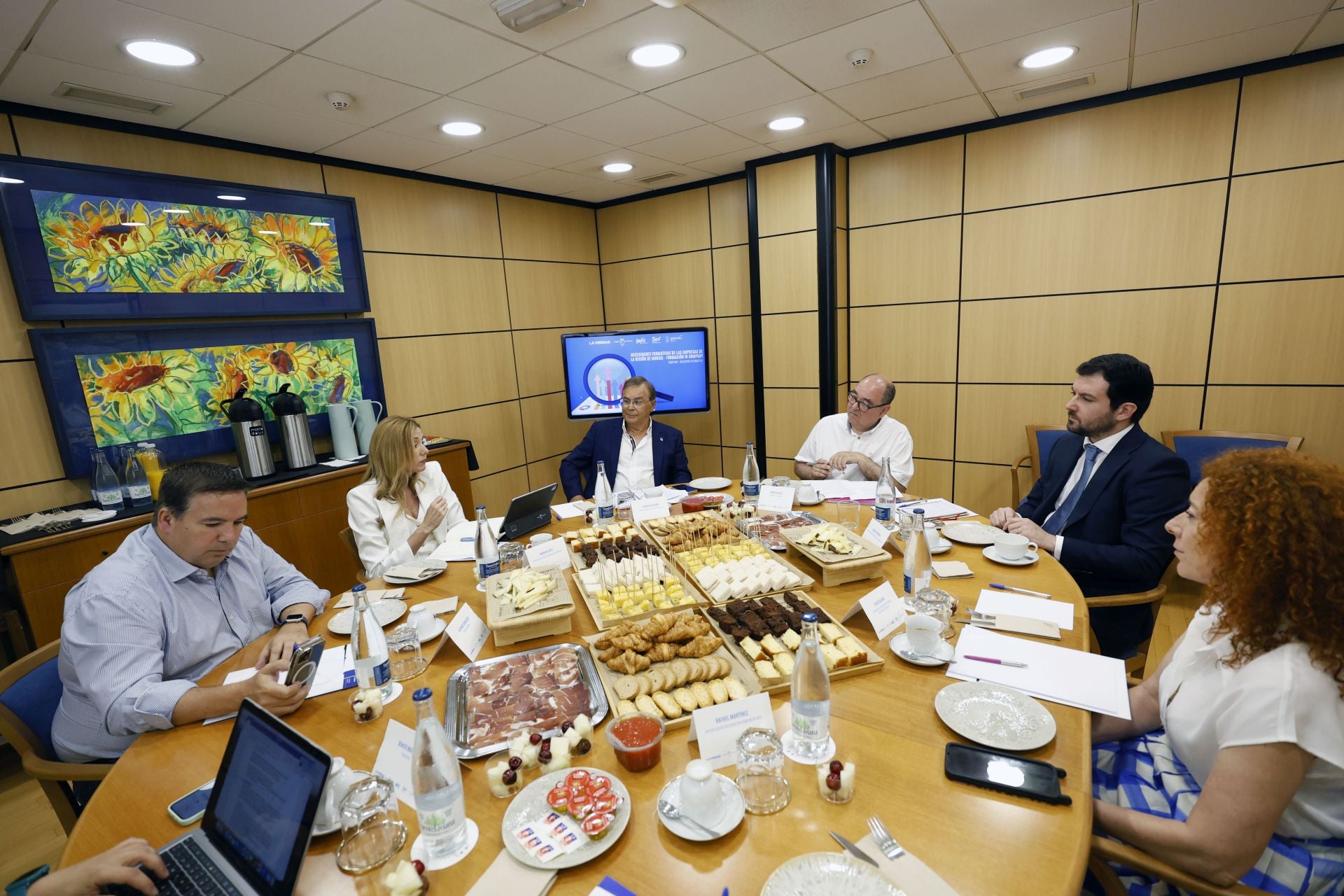 Desayuno informativo &#039;Necesidades formativas de las empresas de la Región de Murcia-Formación in Company&#039;, en imágenes