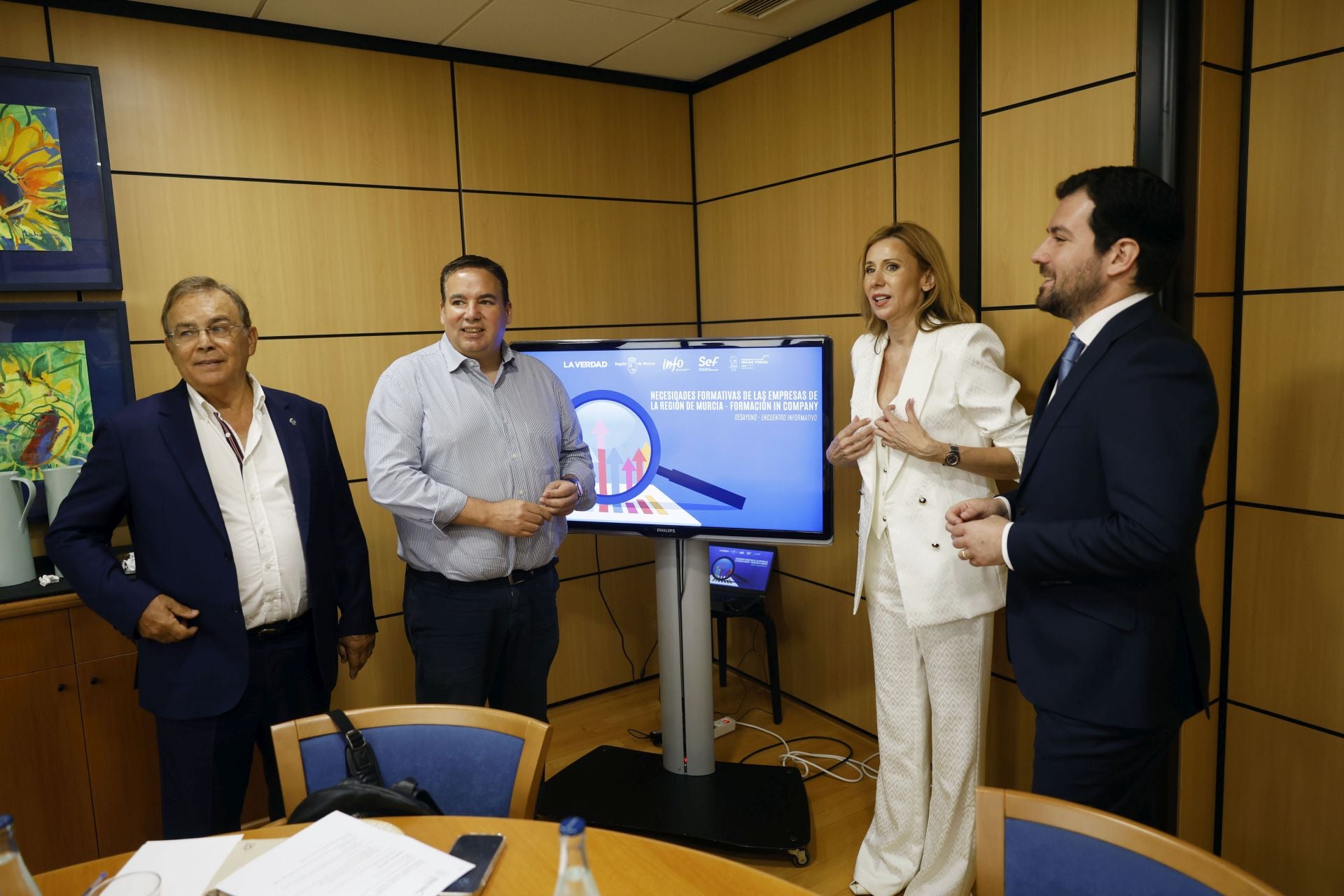 Desayuno informativo &#039;Necesidades formativas de las empresas de la Región de Murcia-Formación in Company&#039;, en imágenes