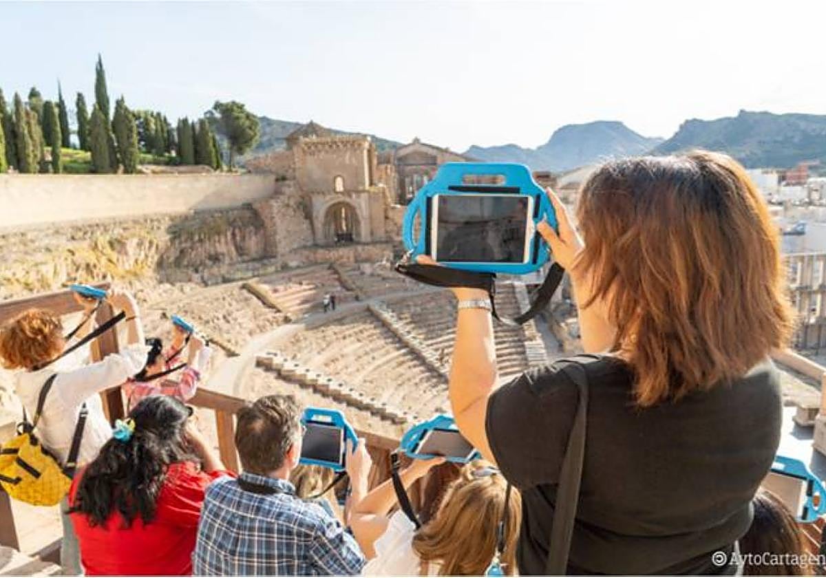 Una visita guiada al Teatro Romano.