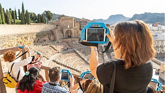 Visitar el Teatro Romano desde varias perspectivas