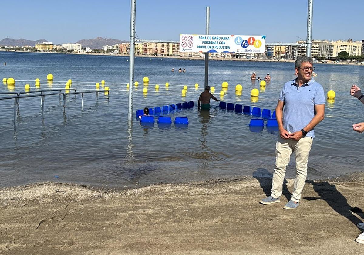 Zona de baño en la playa de la Colonia para personas con movilidad reducida.