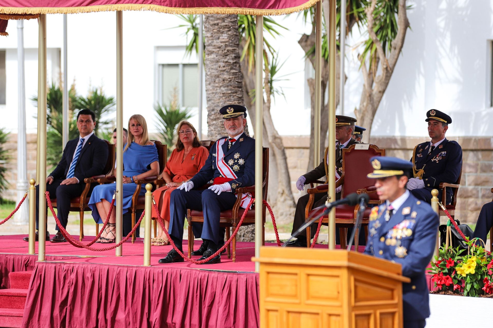 El Rey preside el acto de entrega de despachos en la Academia General del Aire de San Javier