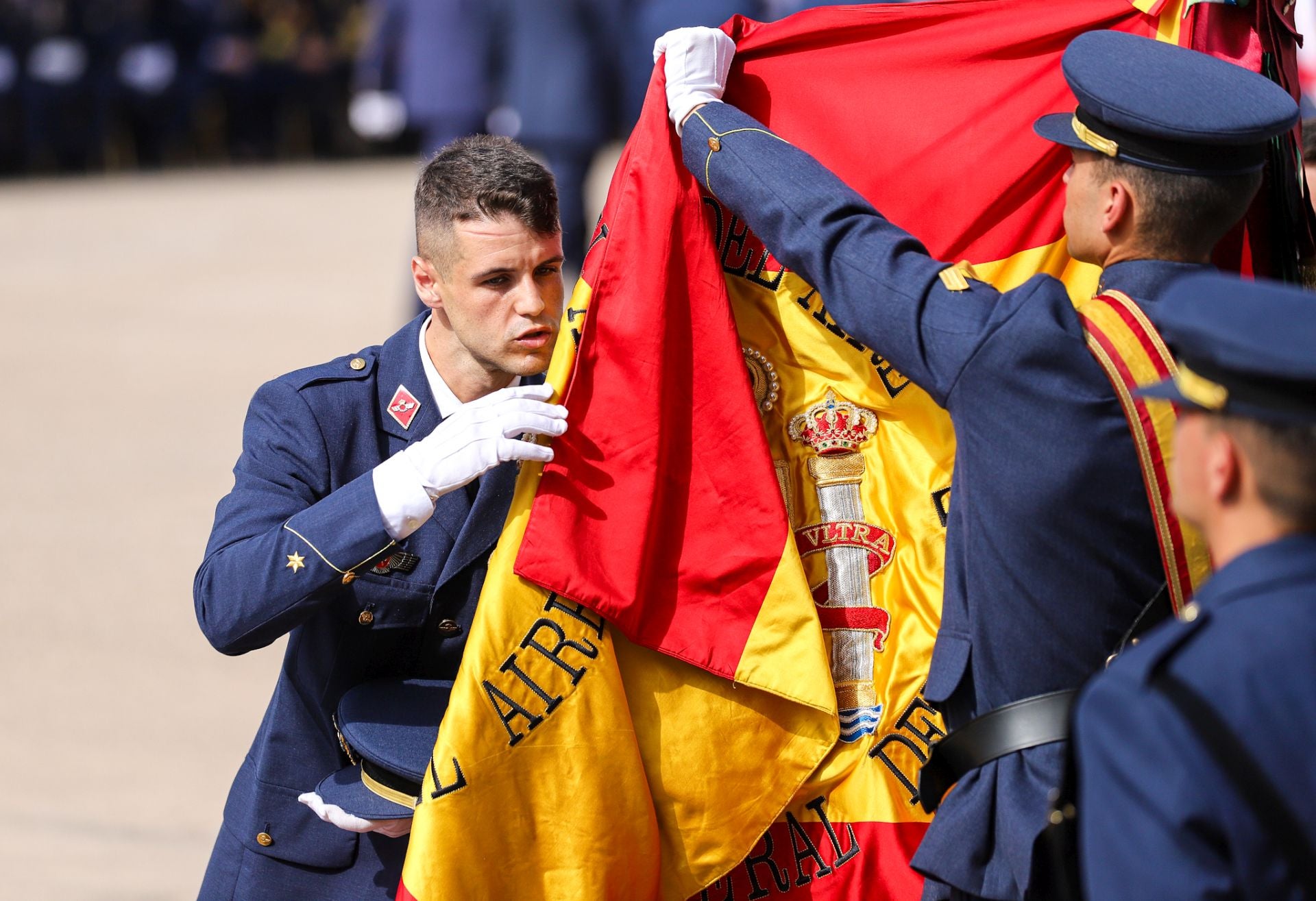 El Rey preside el acto de entrega de despachos en la Academia General del Aire de San Javier