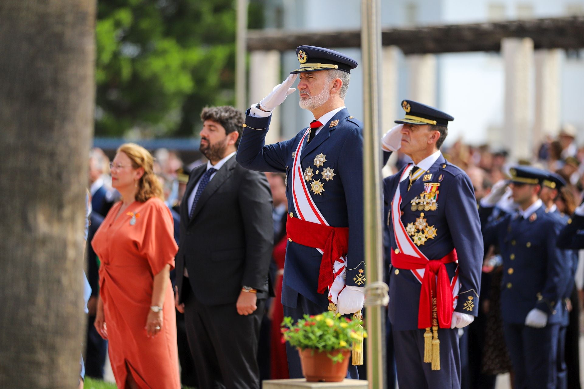 El Rey preside el acto de entrega de despachos en la Academia General del Aire de San Javier
