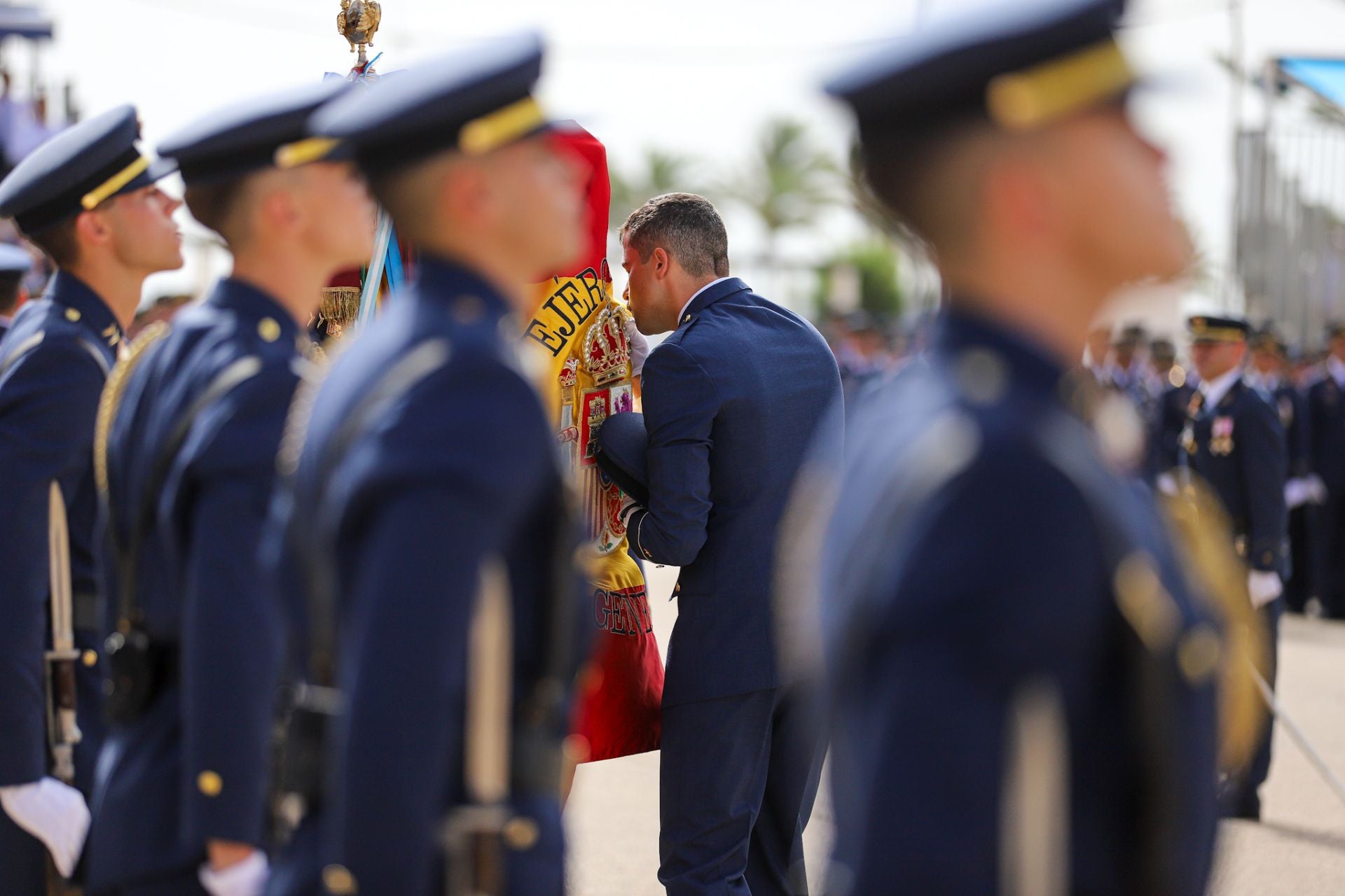 El Rey preside el acto de entrega de despachos en la Academia General del Aire de San Javier