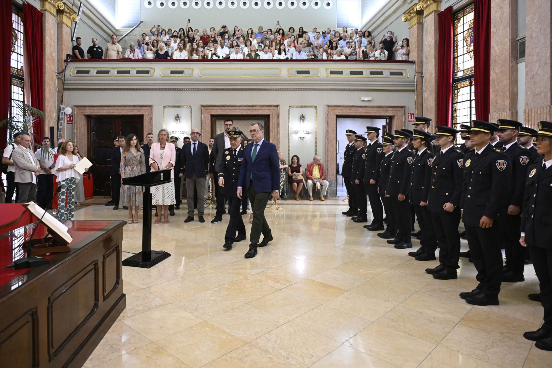 La jura de los nuevos agentes de la Policía Local, en imágenes