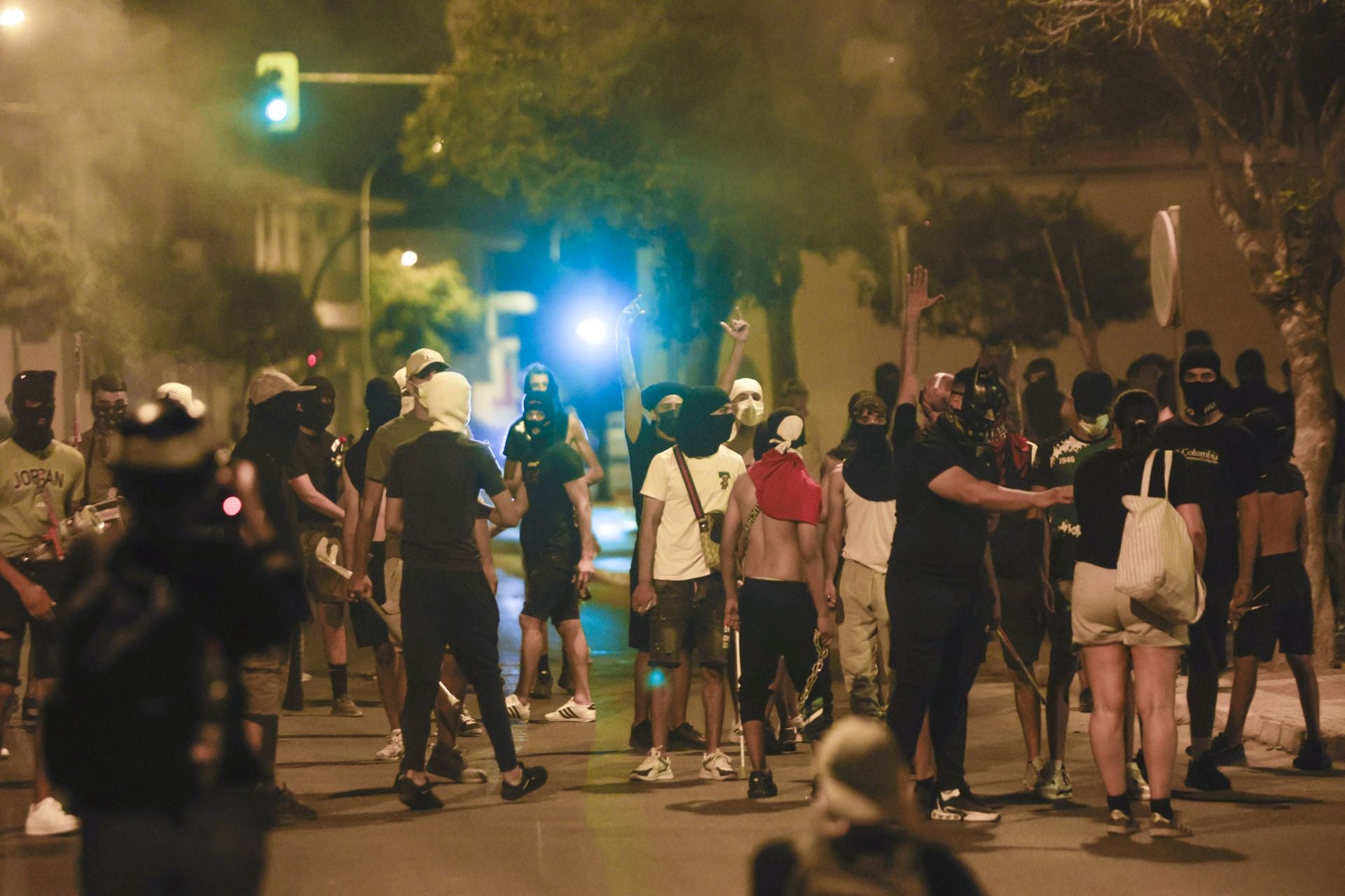 Torre Pacheco vivió este lunes una noche de calma tensa, en imágenes