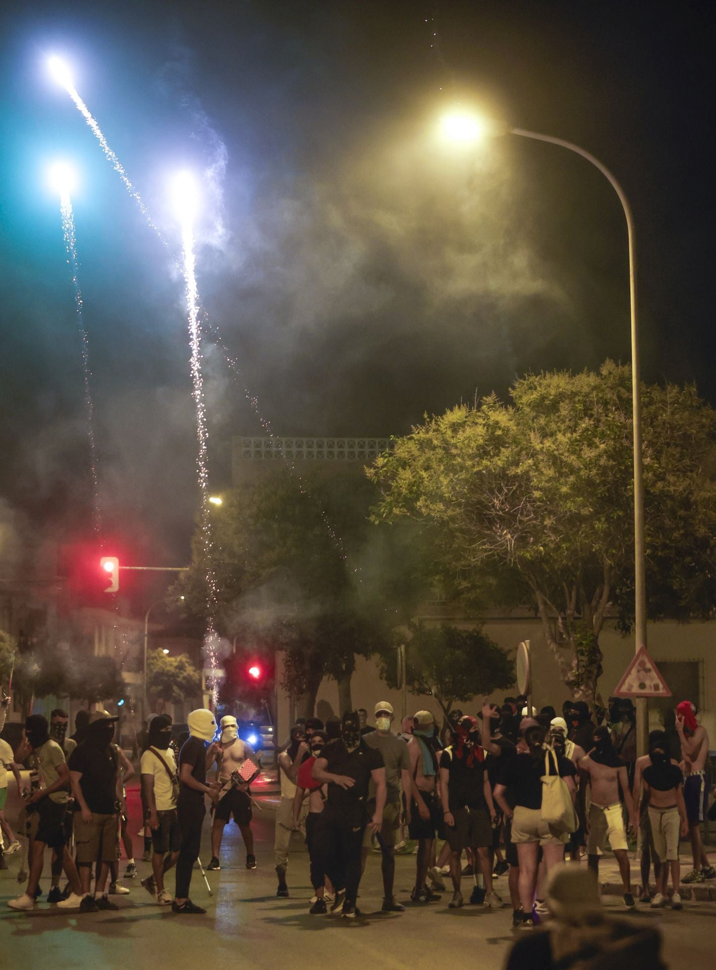 Torre Pacheco vivió este lunes una noche de calma tensa, en imágenes