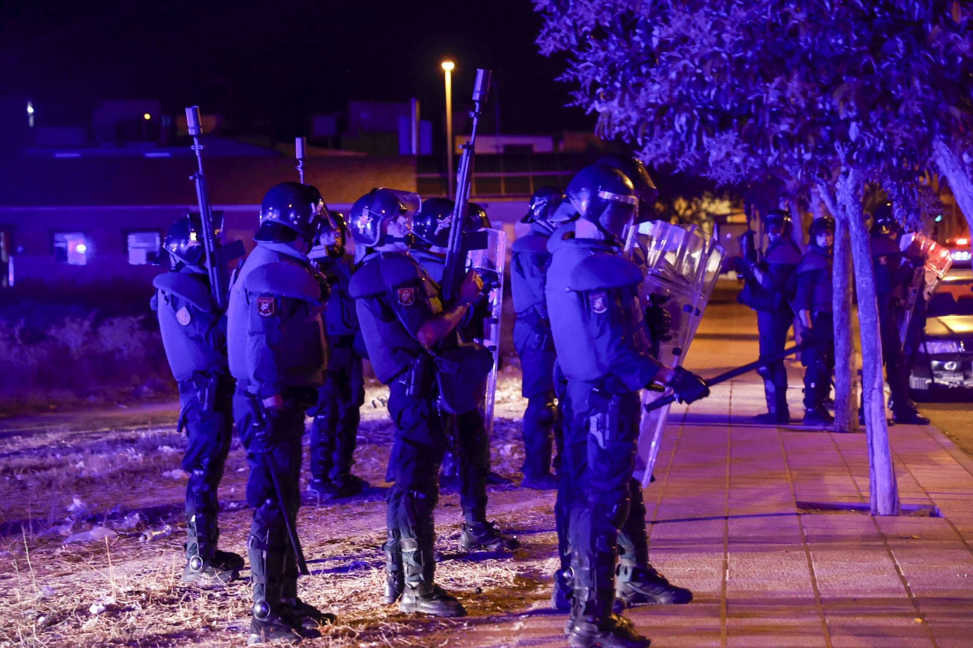 Torre Pacheco vivió este lunes una noche de calma tensa, en imágenes