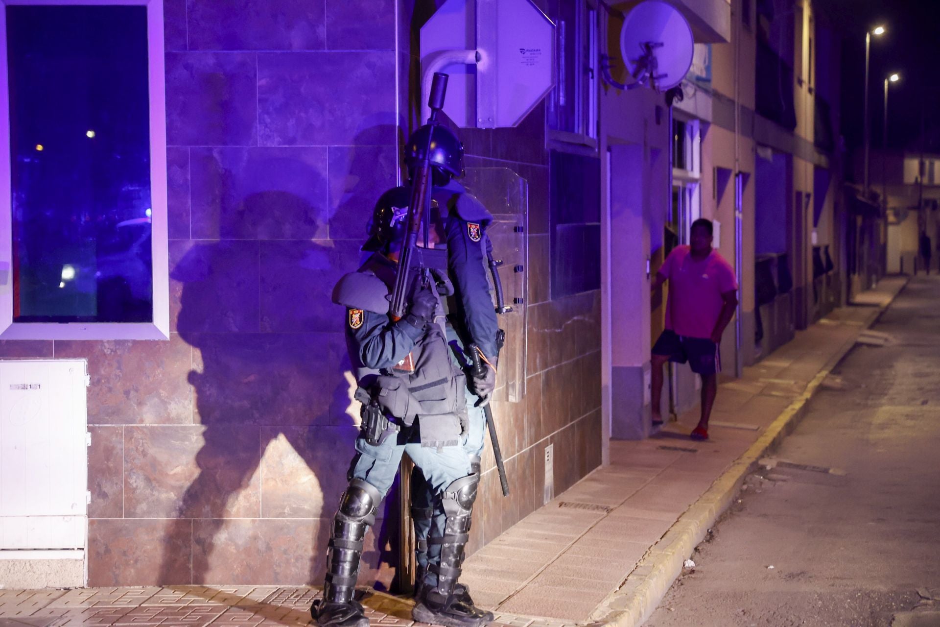 Torre Pacheco vivió este lunes una noche de calma tensa, en imágenes