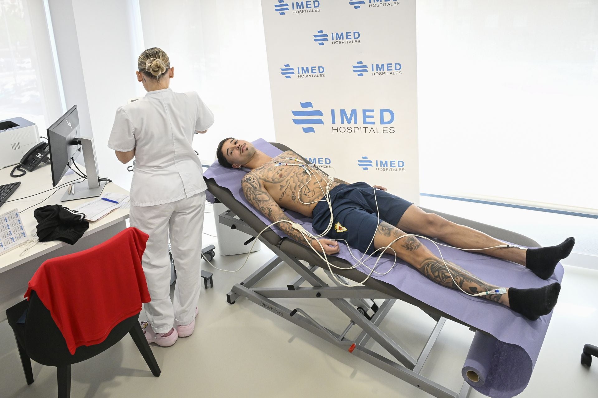 Las imágenes de los jugadores Real Murcia en el reconocimiento médico